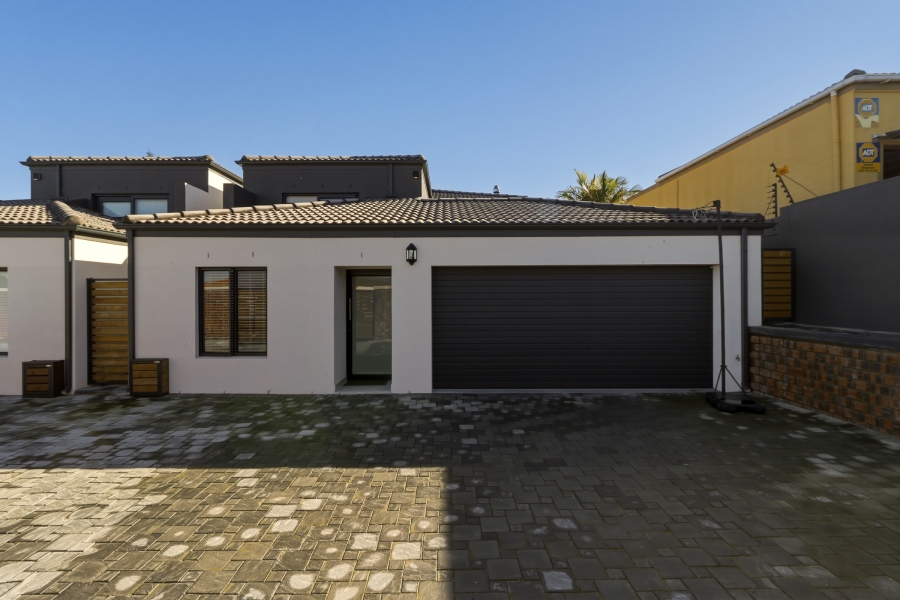 4 Bedroom Property for Sale in Somerset Ridge Western Cape